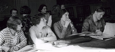 British delegation at the LSI women’s congress in Paris in 1933. Photo: (No information.). Source: ARAB, Morgonbris.