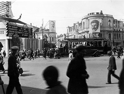 Picture of Molotov and Stalin taken in May 1934. Photo: Maj Hirdman. Source: ARAB, Morgonbris.