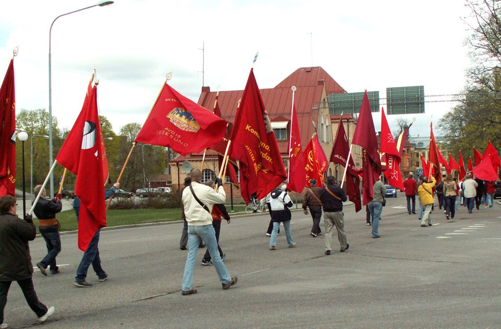 Första maj-demonstration i Hudiksvall 2007.