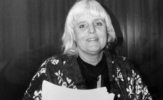 Svartvit porträttbild av Anita D'Orazio.