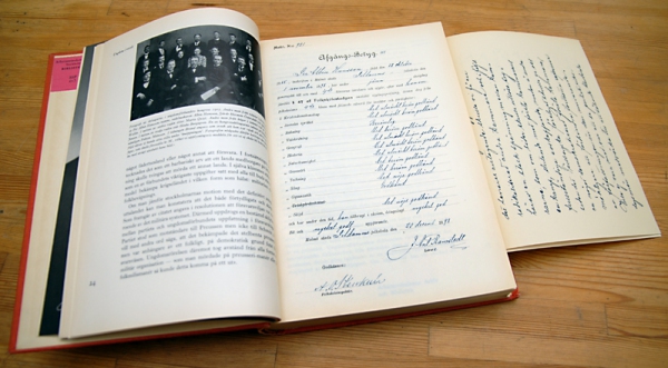 1950 utkom John Lindgrens biografi över Per Albin Hansson. I den ingick ett faksmil av Per Albins avgångsbetyg.